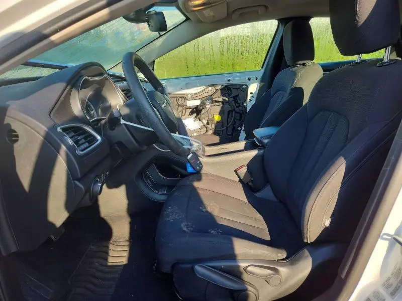 2015 CHRYSLER 200 LX  