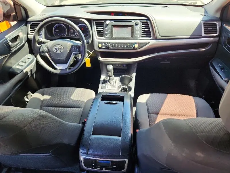 2018 TOYOTA HIGHLANDER LE  