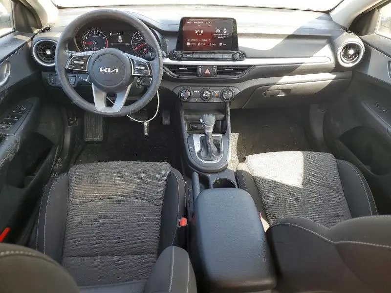 2023 KIA FORTE LX  