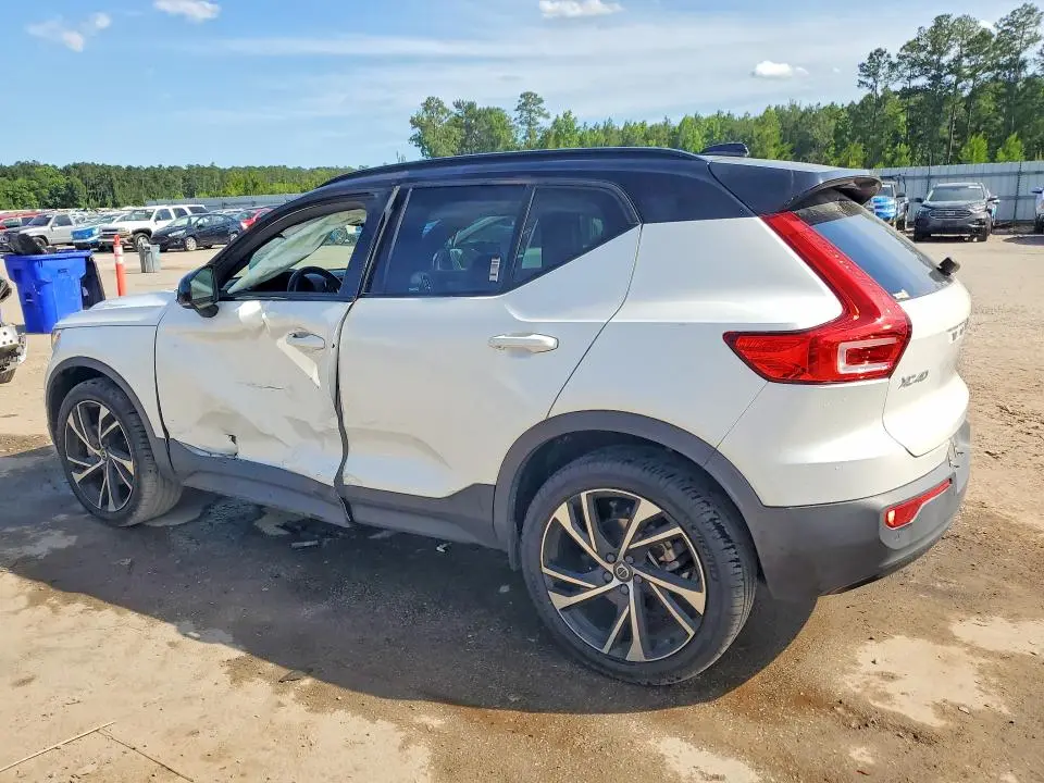 2021 VOLVO XC40 T5 R-DESIGN  