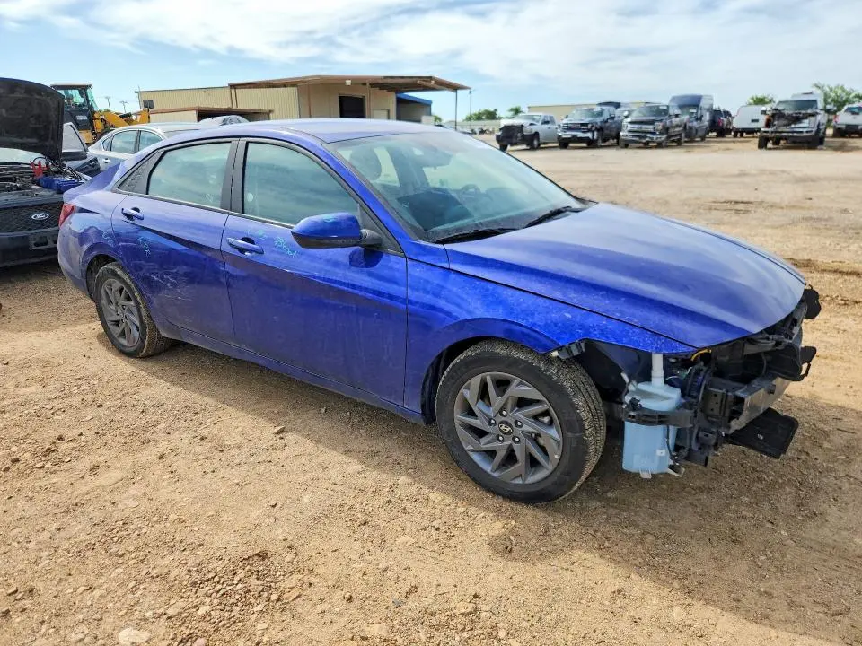 2024 HYUNDAI ELANTRA SEL  