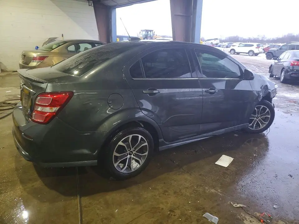 2020 CHEVROLET SONIC LT  