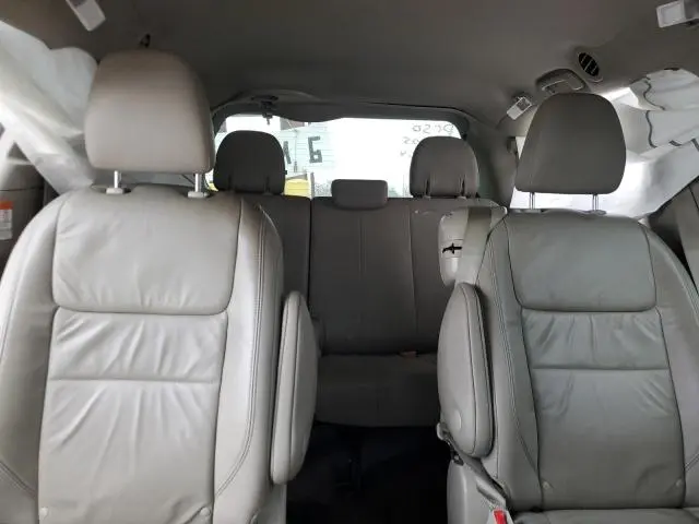 2018 TOYOTA SIENNA XLE  