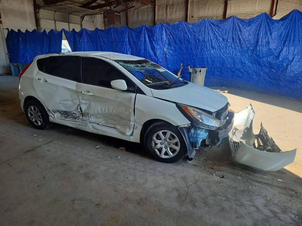 2012 HYUNDAI ACCENT GS  