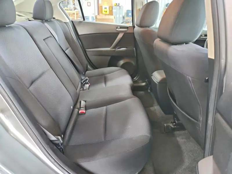 2011 MAZDA 3 I  