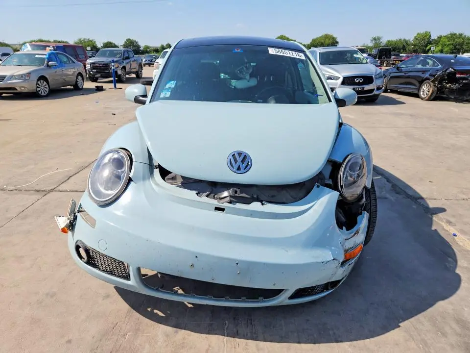2010 VOLKSWAGEN NEW BEETLE   