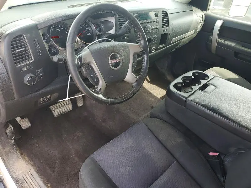 2011 GMC SIERRA K2500 SLE  
