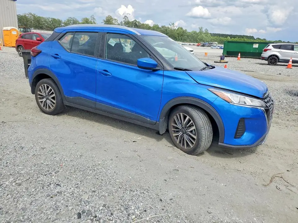 2024 NISSAN KICKS SV  