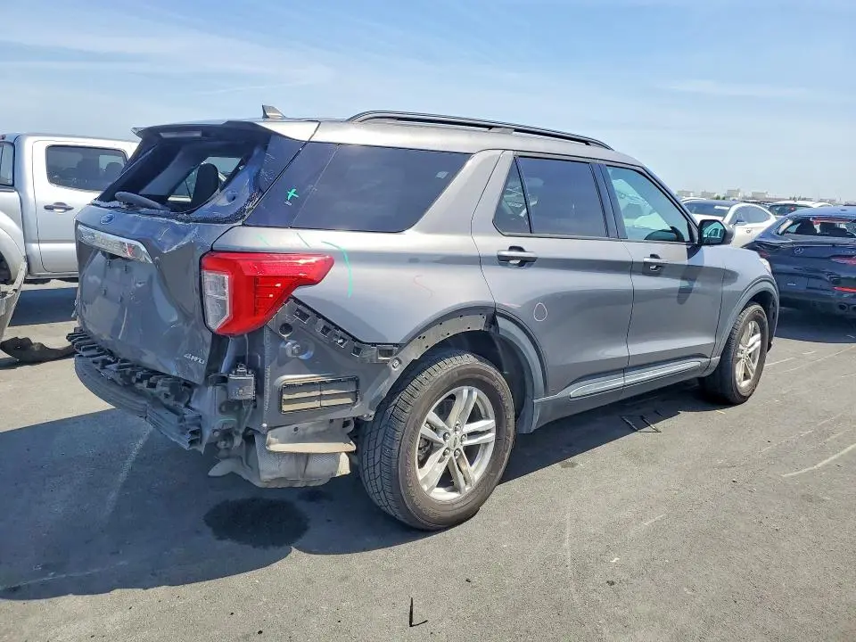 2021 FORD EXPLORER XLT  