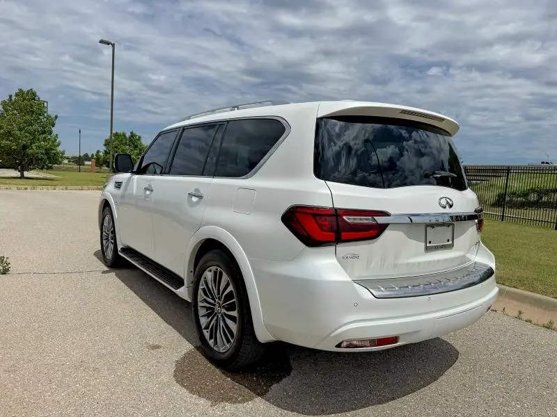 2019 INFINITI QX80 LUXE  