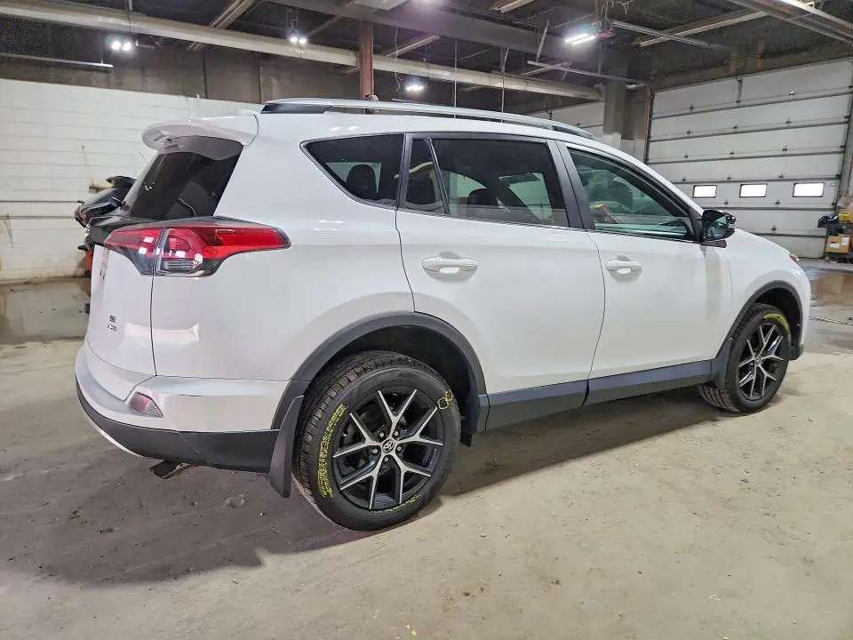 2017 TOYOTA RAV4 SE  