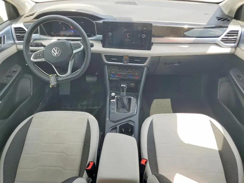2025 VOLKSWAGEN TAOS SE  
