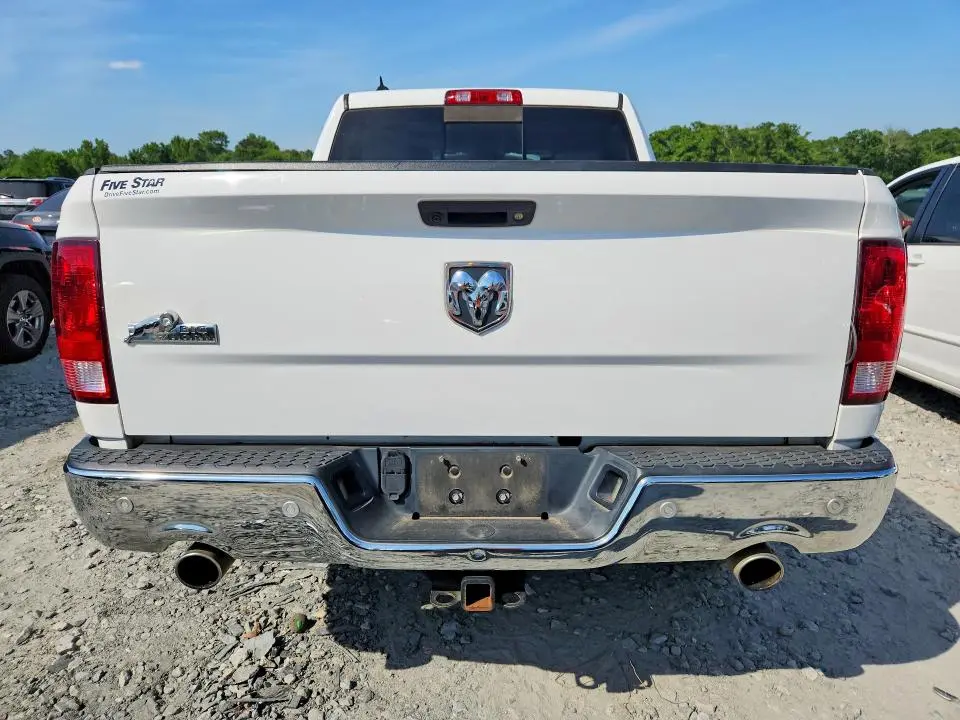 2017 RAM 1500 SLT  