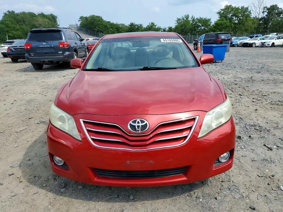 2011 TOYOTA CAMRY XLE  