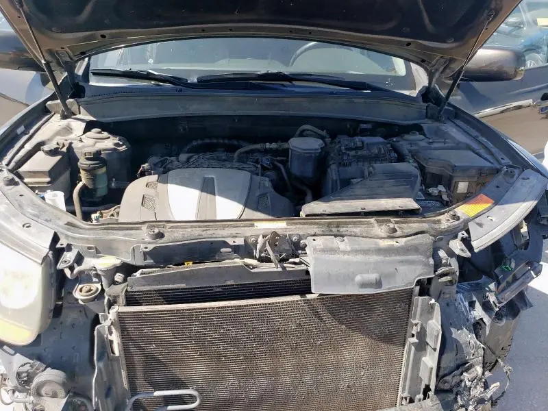 2011 HYUNDAI SANTA FE SE  
