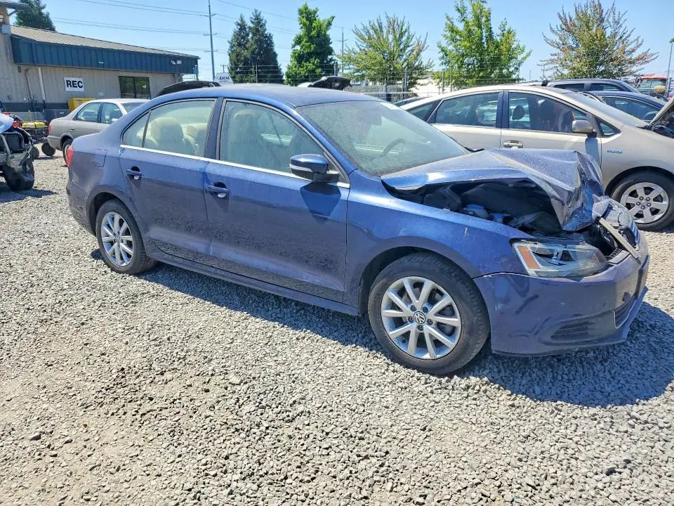 2013 VOLKSWAGEN JETTA SE  