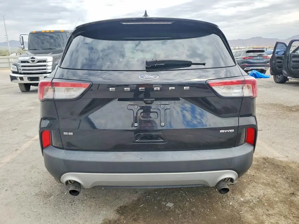 2021 FORD ESCAPE SE  