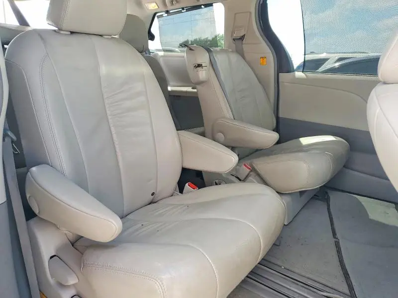 2011 TOYOTA SIENNA XLE 8-PASSENGER  