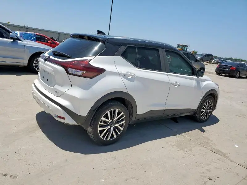 2022 NISSAN KICKS SV  