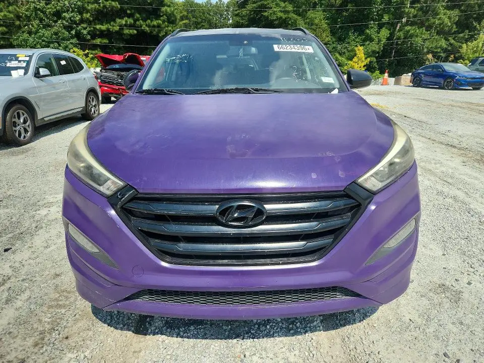 2017 HYUNDAI TUCSON SE  