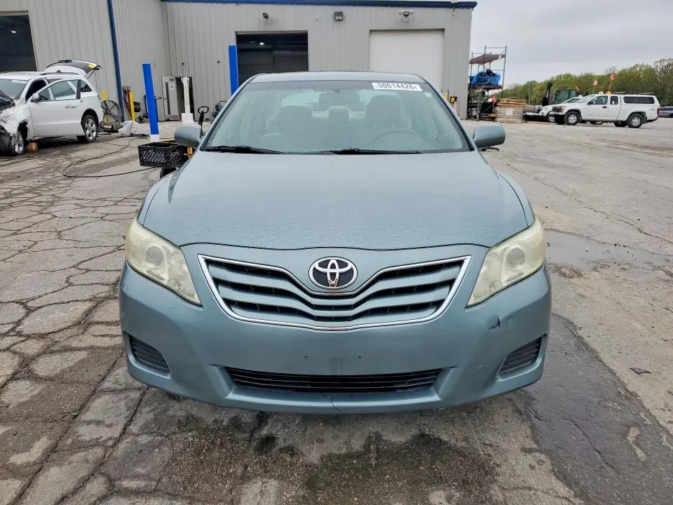 2011 TOYOTA CAMRY LE  