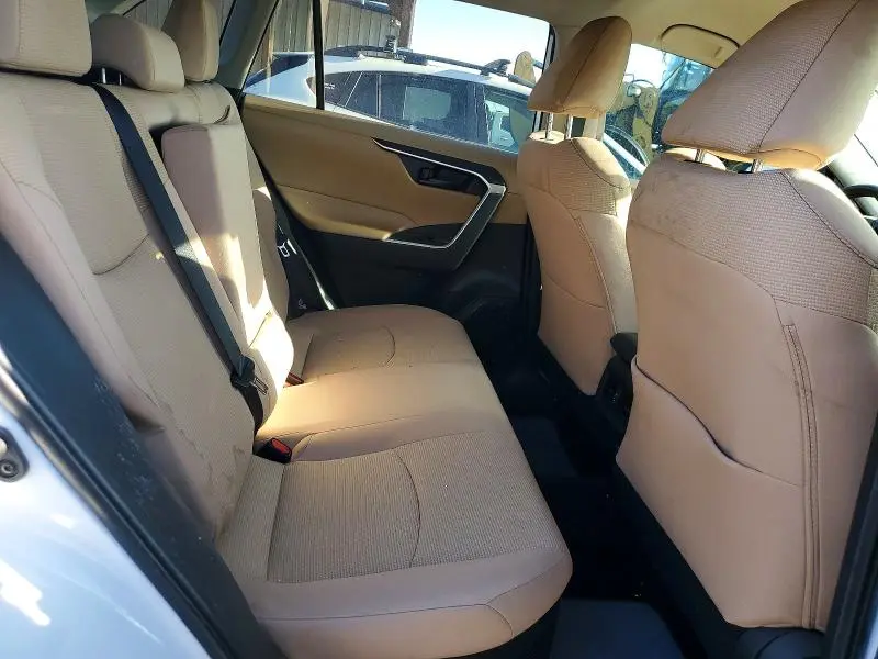 2022 TOYOTA RAV4 LE  
