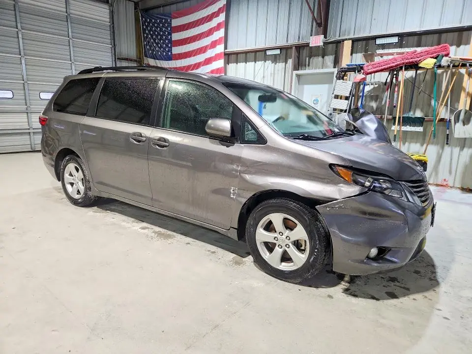 2017 TOYOTA SIENNA LE  