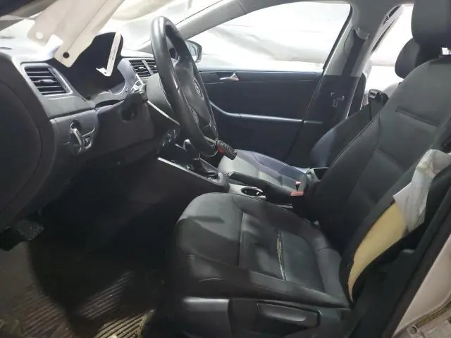 2011 VOLKSWAGEN JETTA SE  