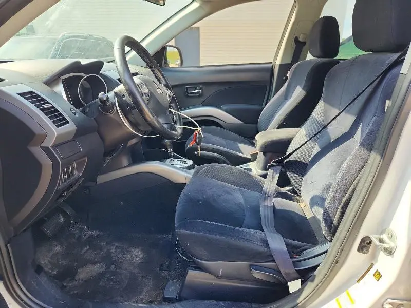 2010 MITSUBISHI OUTLANDER ES  