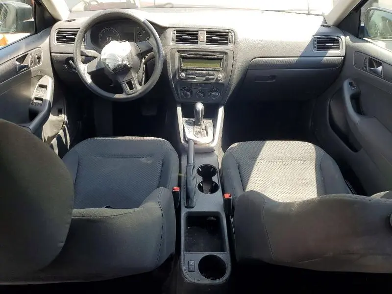 2011 VOLKSWAGEN JETTA BASE  