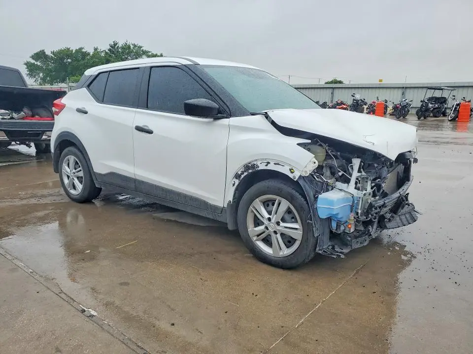 2020 NISSAN KICKS S  