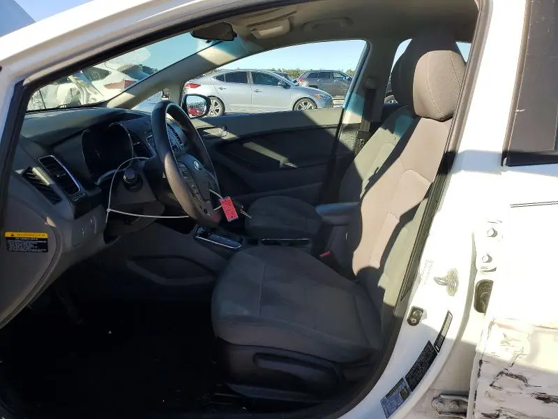2017 KIA FORTE LX  