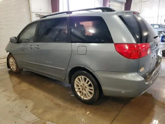 2010 TOYOTA SIENNA XLE  