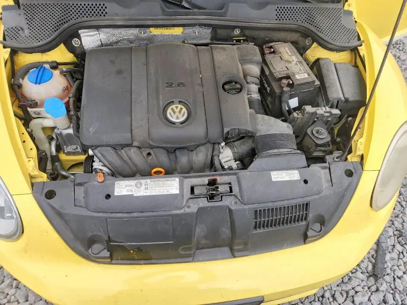 2012 VOLKSWAGEN BEETLE   
