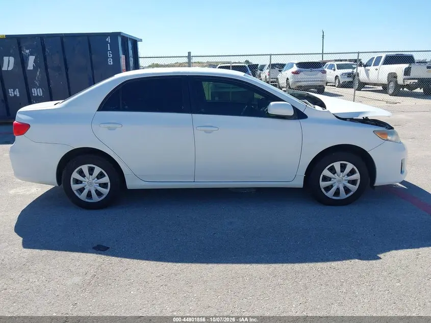 2011 TOYOTA COROLLA LE