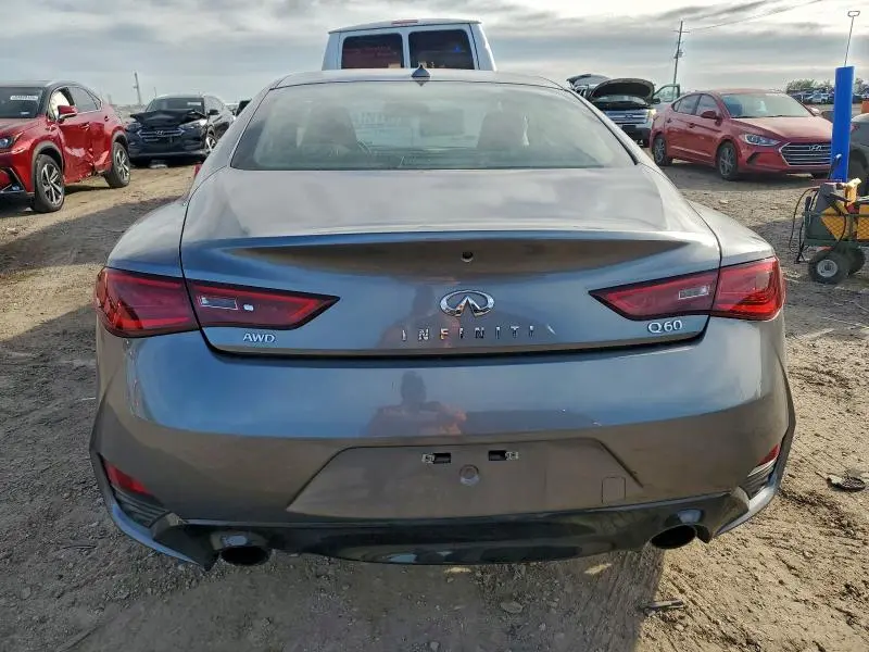 2018 INFINITI Q60 LUXE 300  