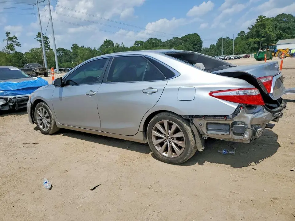 2015 TOYOTA CAMRY XLE  