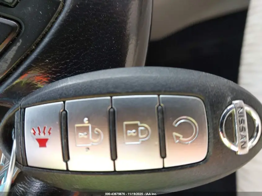 2017 NISSAN ROGUE SV