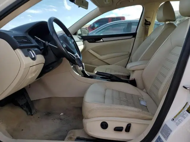 2015 VOLKSWAGEN PASSAT SE  