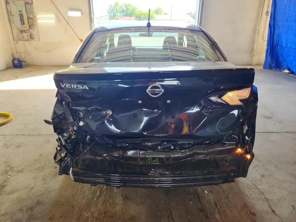 2021 NISSAN VERSA S  