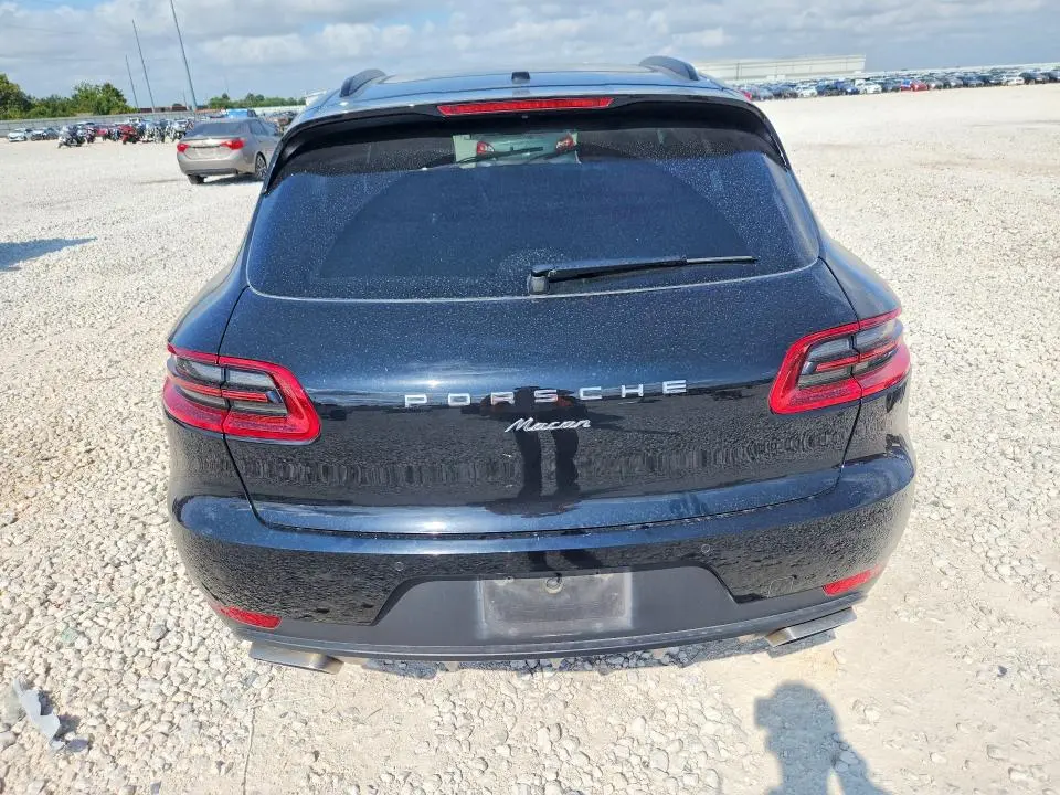 2017 PORSCHE MACAN   
