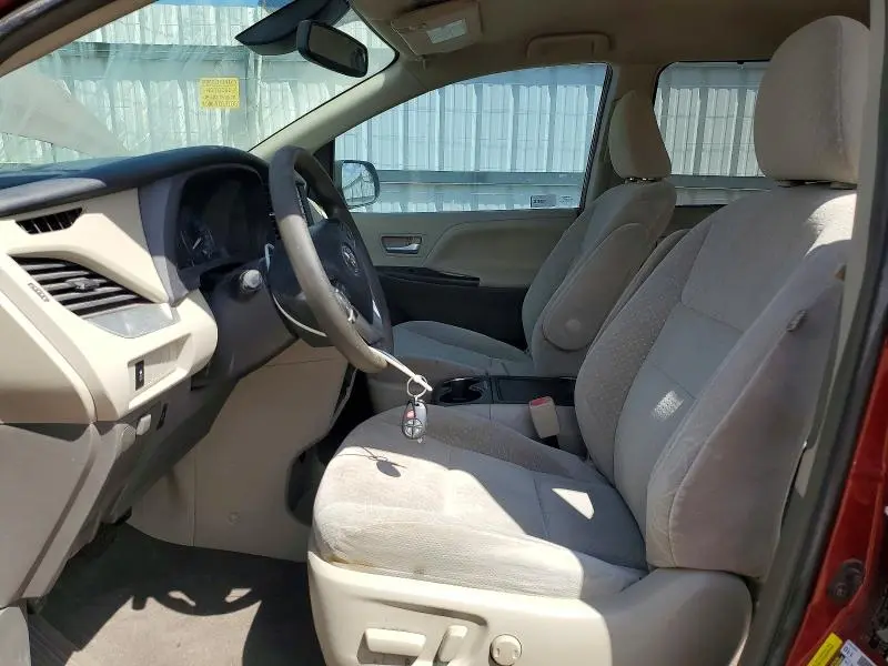 2018 TOYOTA SIENNA LE 8-PASSENGER  
