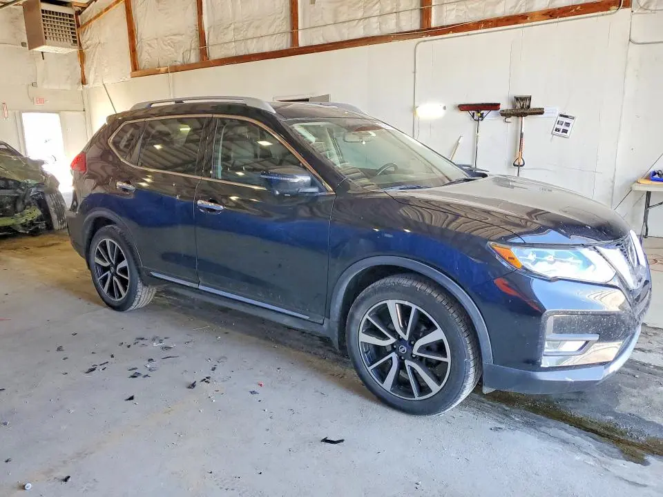 2017 NISSAN ROGUE SL  
