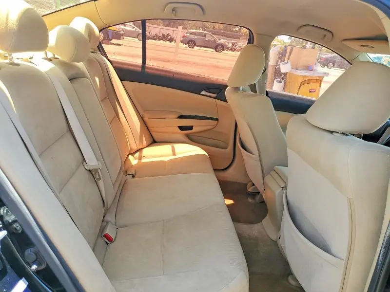 2011 HONDA ACCORD LX  