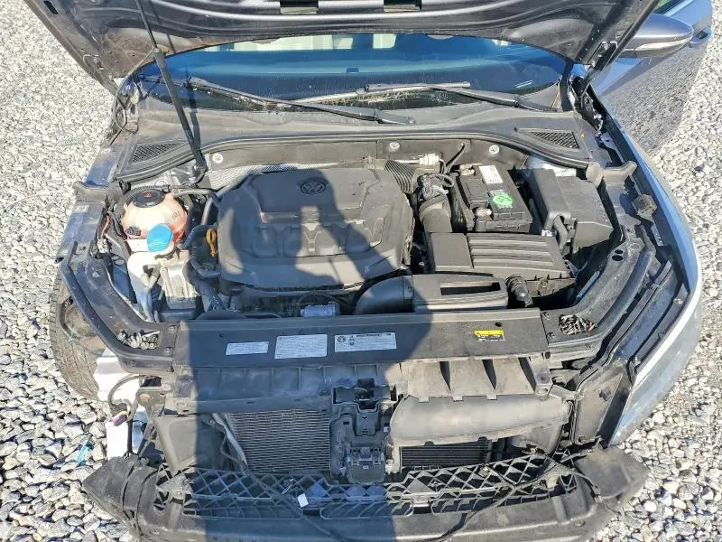 2018 VOLKSWAGEN PASSAT SE  
