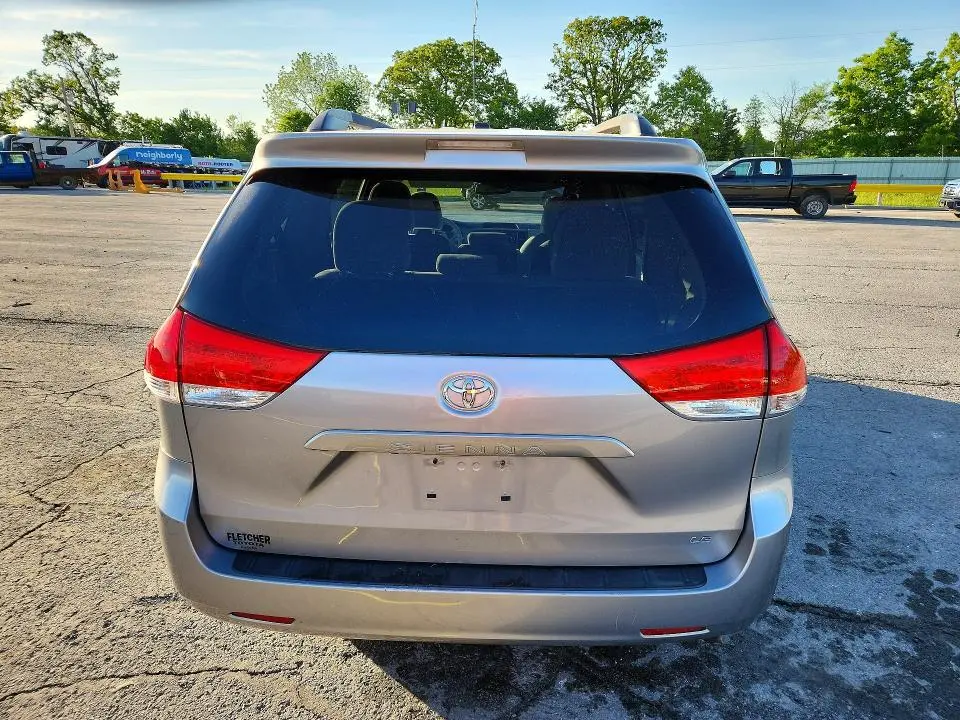 2012 TOYOTA SIENNA LE  
