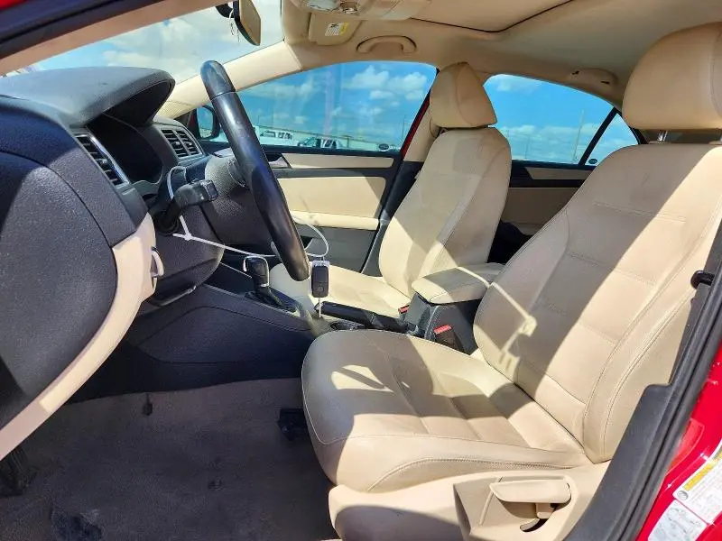 2012 VOLKSWAGEN JETTA SE  