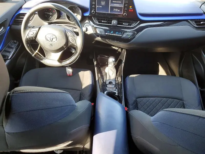 2020 TOYOTA C-HR XLE  