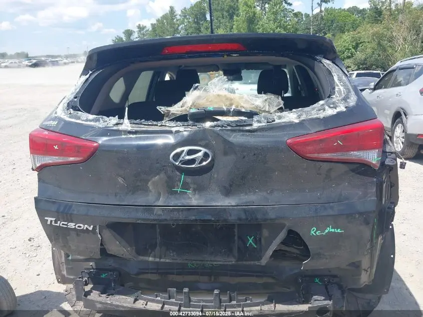2016 HYUNDAI TUCSON SE