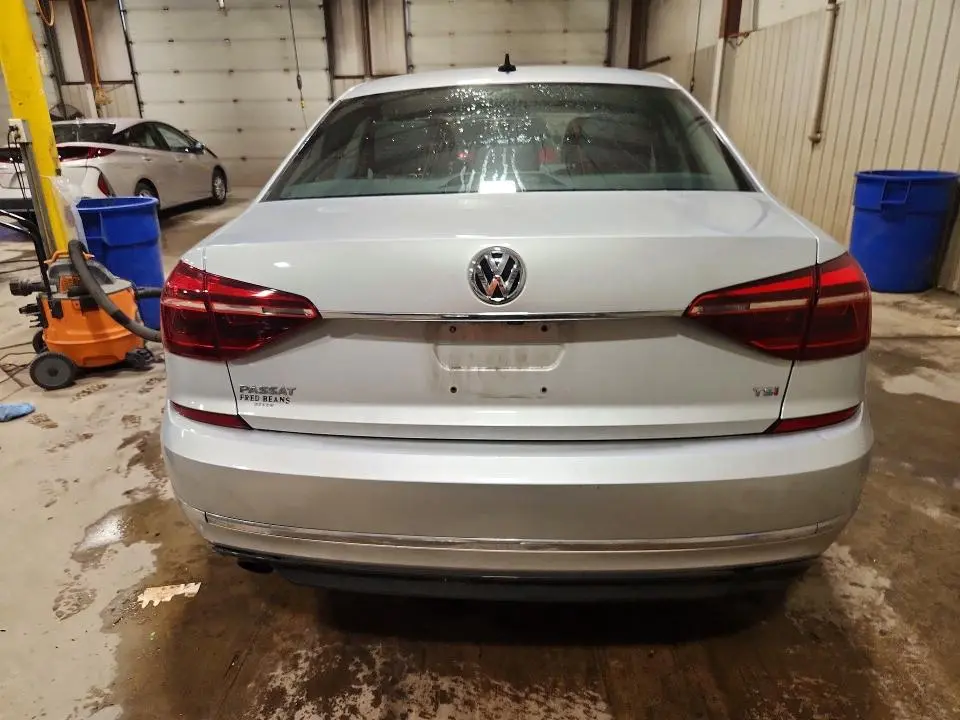 2017 VOLKSWAGEN PASSAT R-LINE  